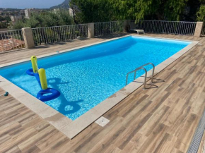 Grande maison vue mer avec piscine 15mn à pieds de la plage